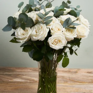 25 White Roses in a Vase